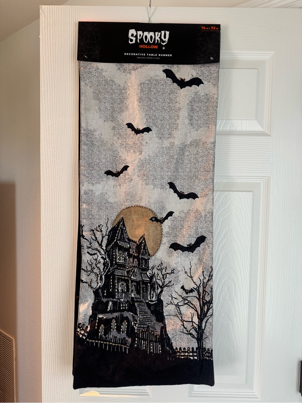 Beaded Halloween table runner 👻 🦇